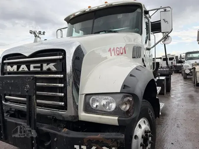 2016 MACK GRANITE GU713