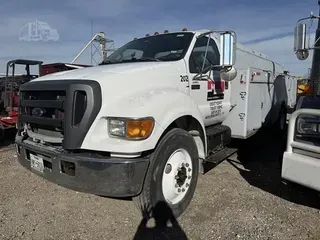 2008 FORD F750 XL SD