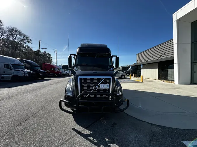 2022 VOLVO VNL64T760