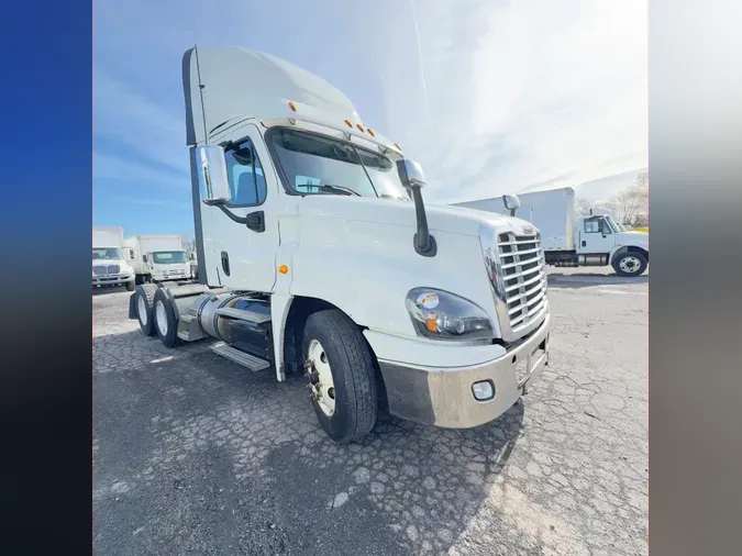 2018 FREIGHTLINER/MERCEDES CASCADIA 125