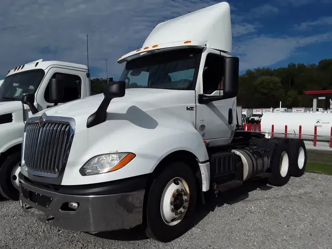 2019 NAVISTAR INTERNATIONAL LT625 DAYCAB T/A8a1d505604b3798d3802bd7db4a57edf