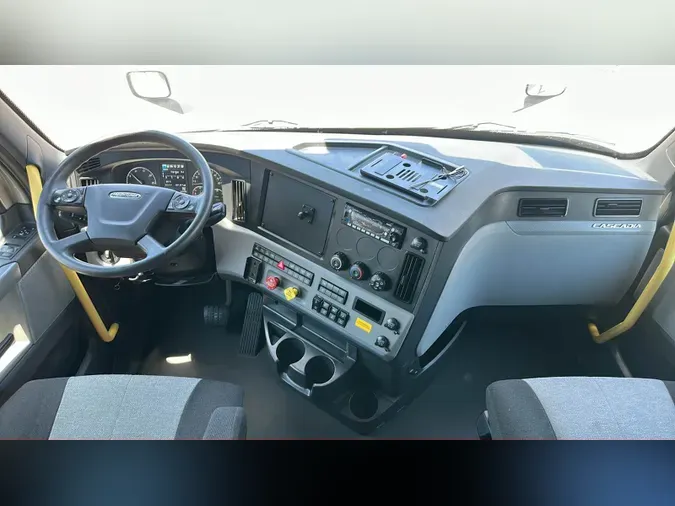 2022 Freightliner Cascadia 126