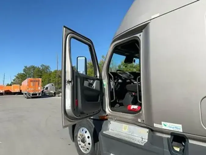 2021 Freightliner Cascadia