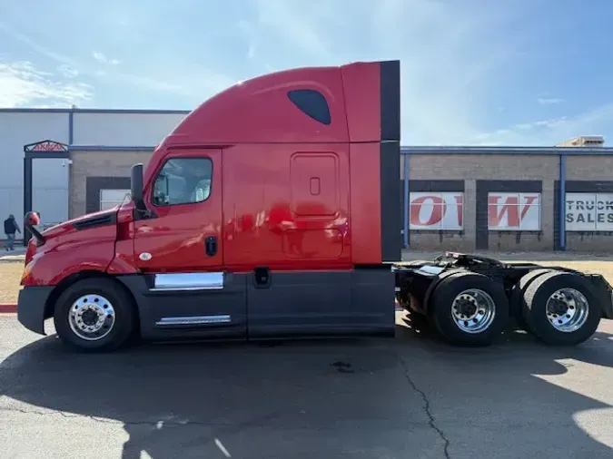 2021 FREIGHTLINER CASCADIA