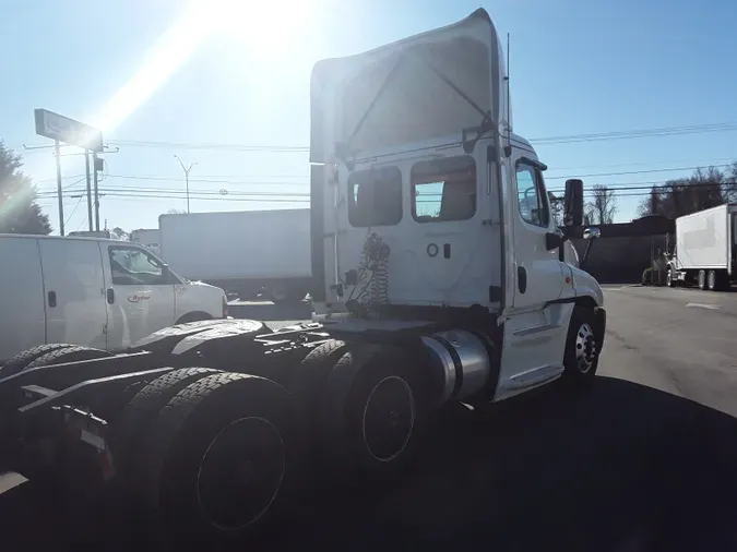 2018 FREIGHTLINER/MERCEDES CASCADIA 125