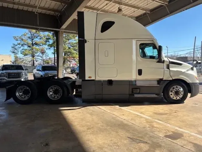 2020 Freightliner Cascadia