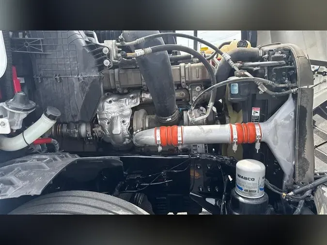 2021 FREIGHTLINER CA126