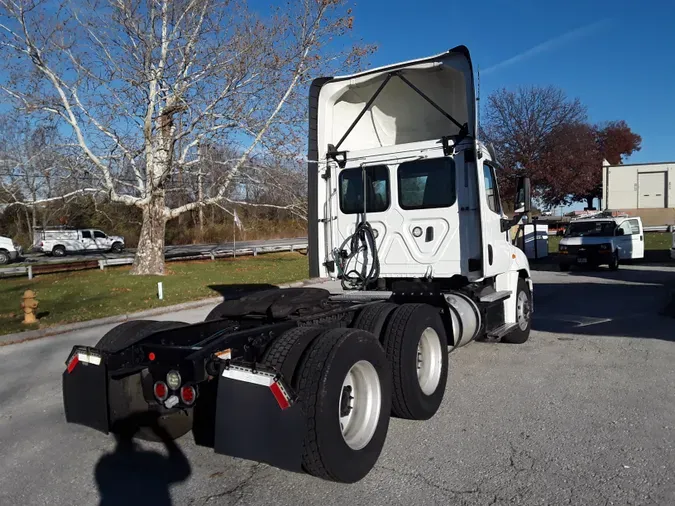 2018 FREIGHTLINER/MERCEDES CASCADIA 125