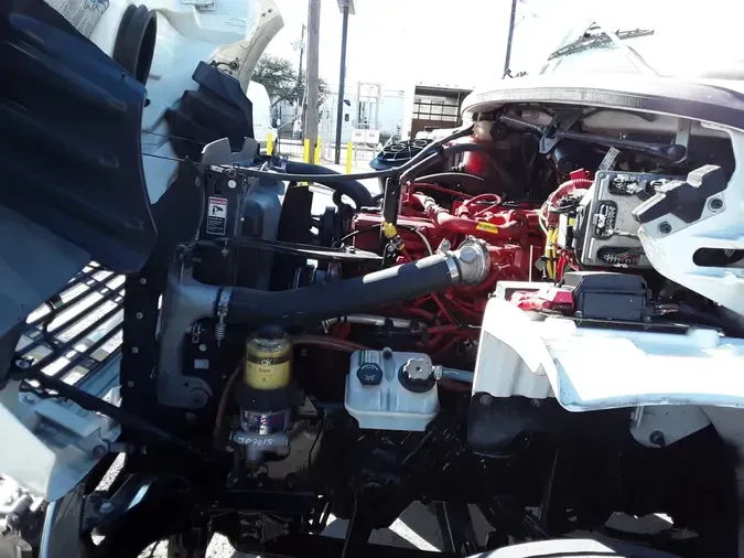 2018 FREIGHTLINER M2 106