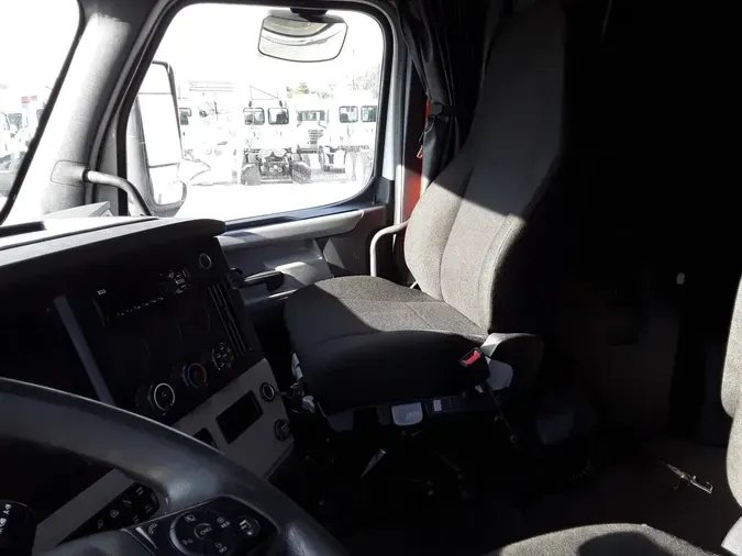 2020 FREIGHTLINER/MERCEDES NEW CASCADIA PX126648a2999ea42cef3999b546d86d208bea4