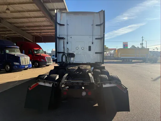 2022 International LT625