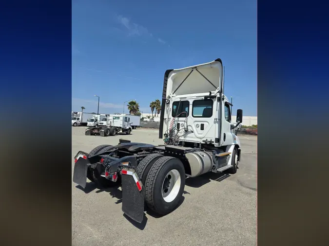 2017 FREIGHTLINER CASCADIA 113
