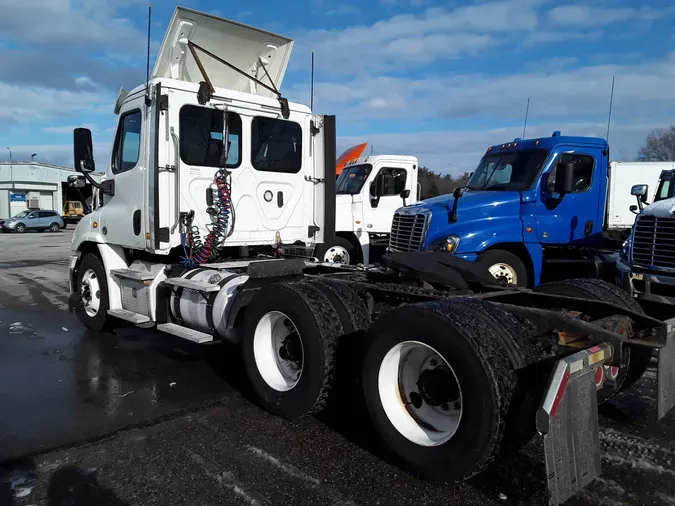 2018 FREIGHTLINER/MERCEDES CASCADIA 113