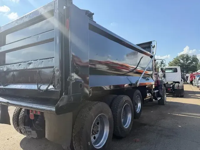 2010 MACK GRANITE GU813