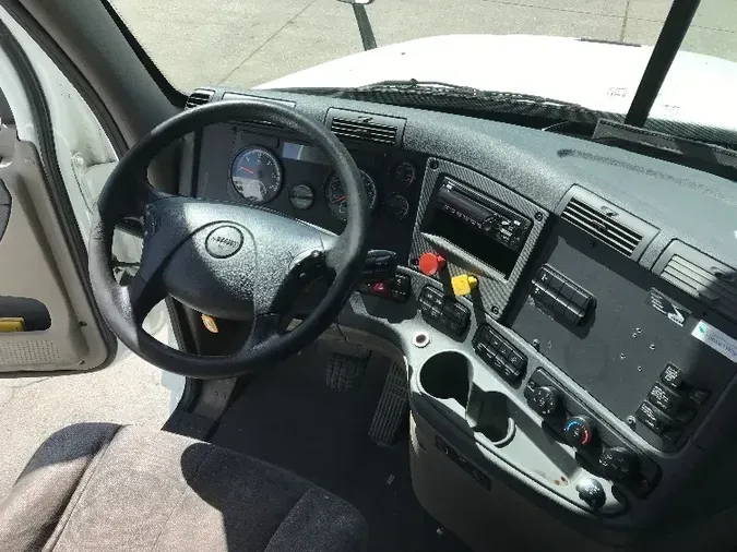 2018 Freightliner X12564ST