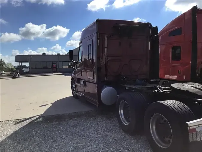 2019 FREIGHTLINER CA126