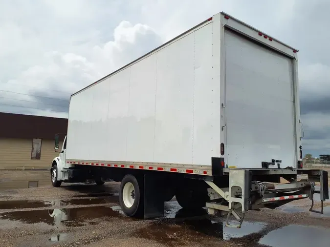 2018 FREIGHTLINER M2 106