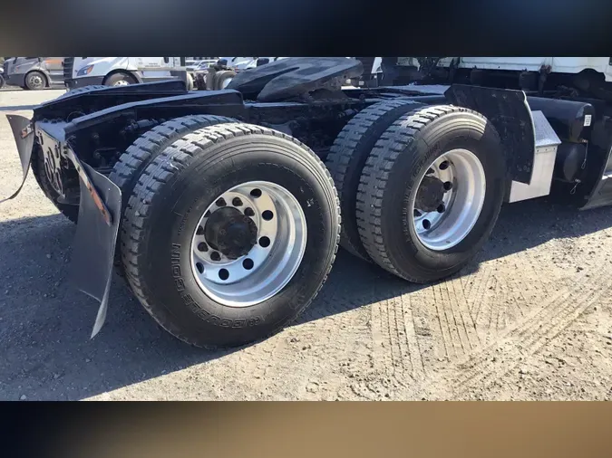 2020 Freightliner Cascadia 126