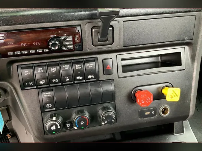 2018 INT LT625 6x4