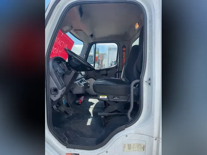 2016 FREIGHTLINER M2 106