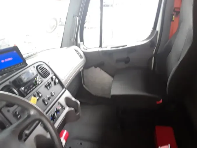 2018 FREIGHTLINER/MERCEDES M2 1068a453fa7f5438897045252963e462fc5