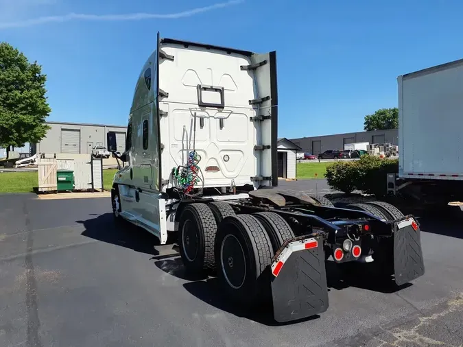 2020 FREIGHTLINER/MERCEDES CASCADIA 125