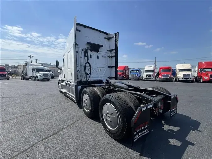 2019 FREIGHTLINER CASCADEVO1