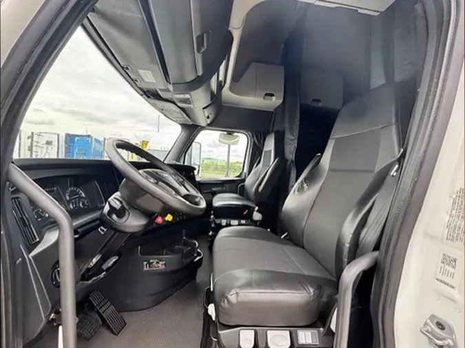 2023 Freightliner Cascadia 126