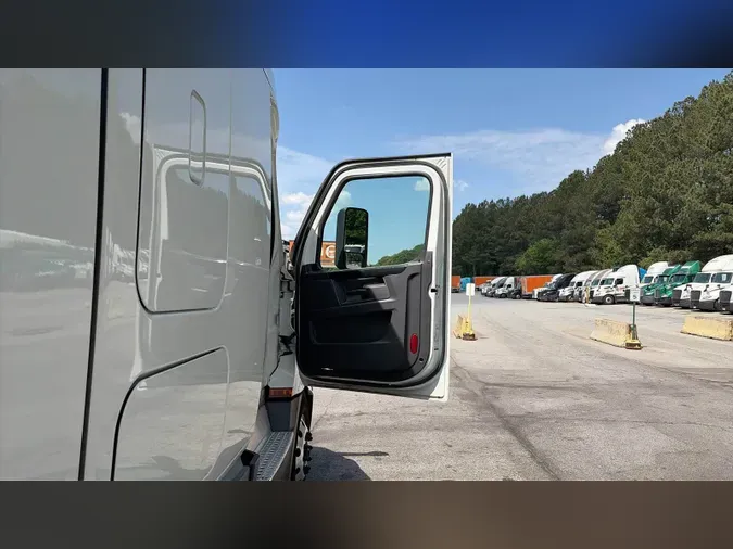 2023 Freightliner Cascadia 126