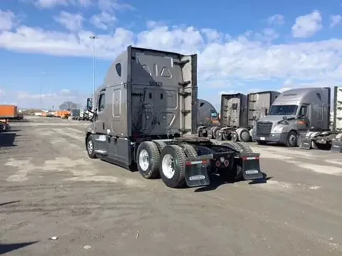 2023 Freightliner Cascadia