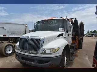 2010 INTERNATIONAL DURASTAR 4300