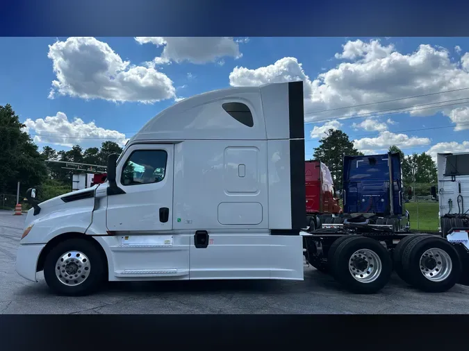 2019 Freightliner Cascadia 126