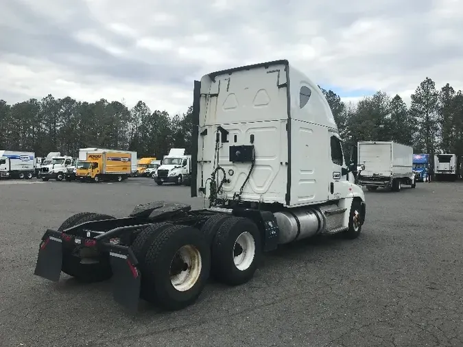 2019 Freightliner X12564ST