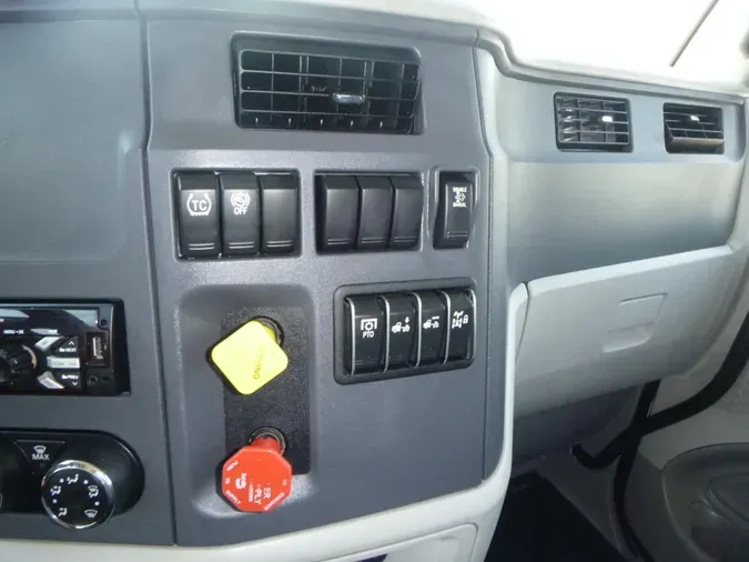 2021 Peterbilt 567