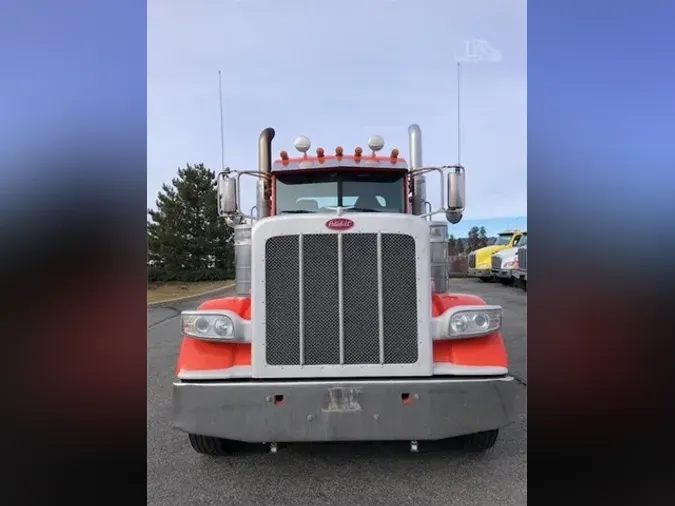 2019 PETERBILT 389