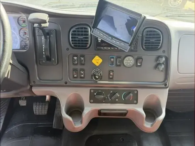 2020 Freightliner Business Class M2 106