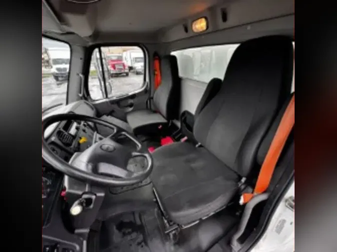 2019 FREIGHTLINER M2 106