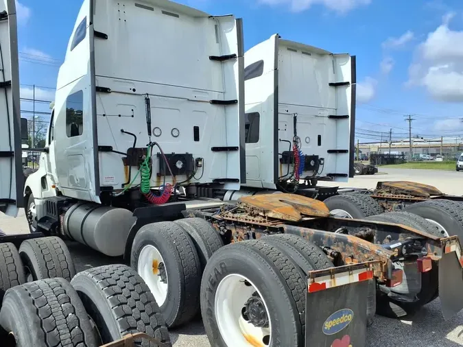 2019 NAVISTAR INTERNATIONAL LT625 SLPR CAB
