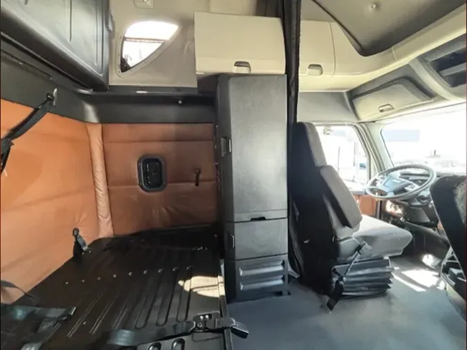 2022 Freightliner Cascadia 126