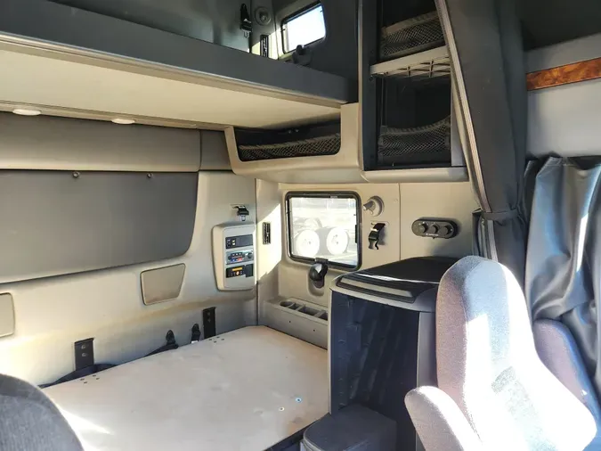 2019 NAVISTAR INTERNATIONAL LT625 SLPR CAB