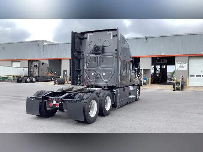2023 Freightliner Cascadia