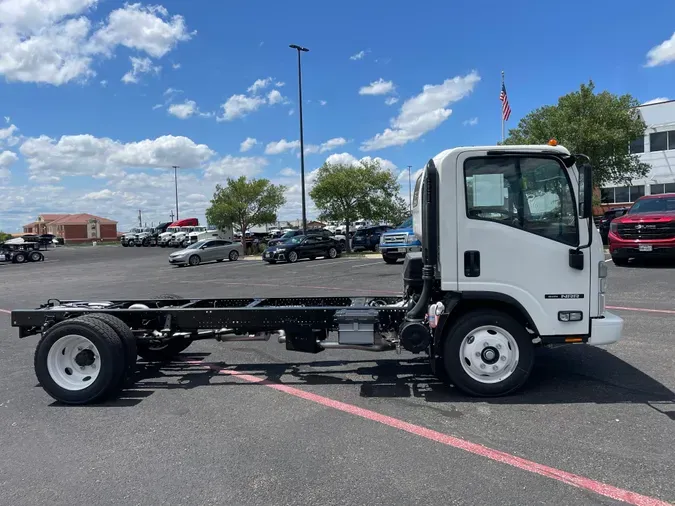 2025 ISUZU NRR-GAS