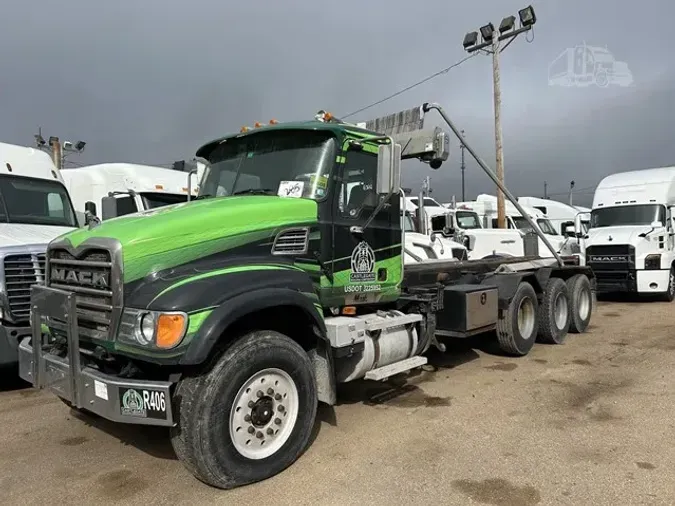 2004 MACK GRANITE CV7138a73b4c04fa642e80721bddd459e1b6d
