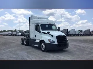 2020 Freightliner Cascadia 126