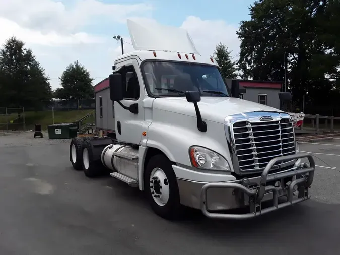 2019 FREIGHTLINER CASCADIA 125