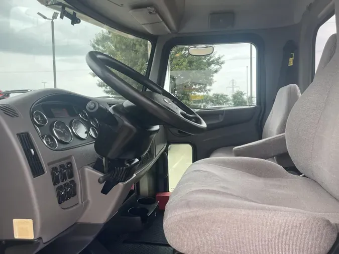 2019 Peterbilt 337