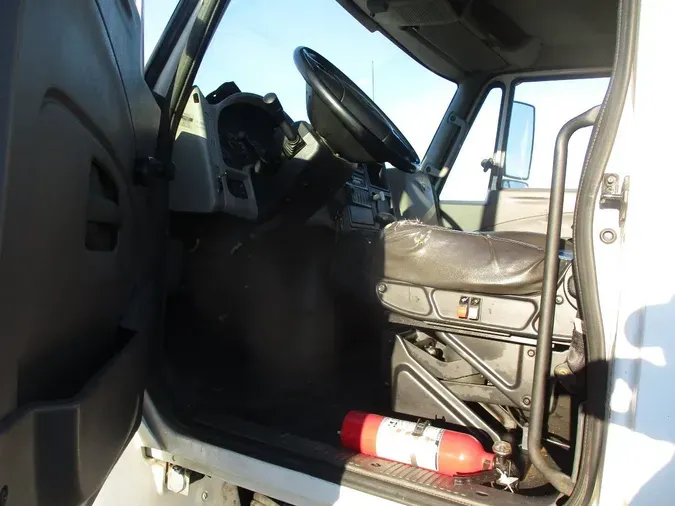2013 INTERNATIONAL 4400 6 X 4