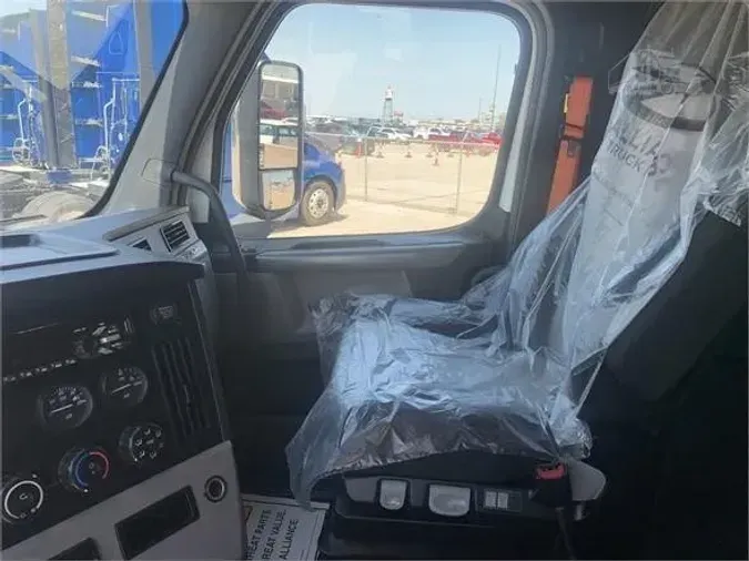 2022 FREIGHTLINER CASCADIA 126