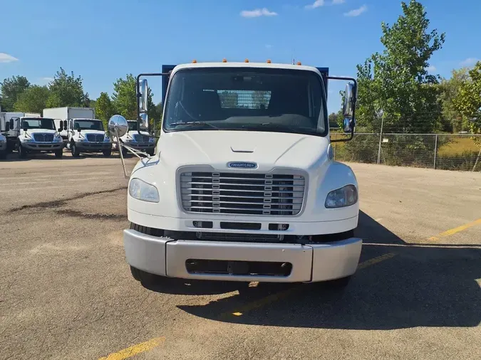 2016 FREIGHTLINER M2 106
