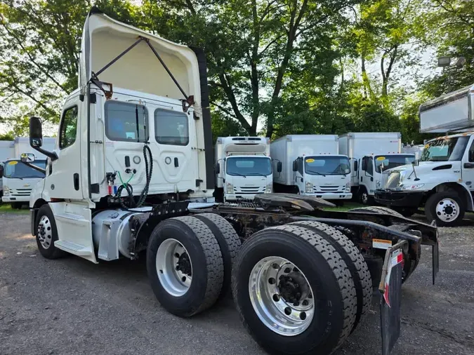 2019 FREIGHTLINER NEW CASCADIA 116